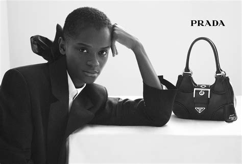 PRADA donna .